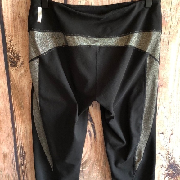 ZELLA Yoga Size Medium Ankle Leggings Black and Silver Lining and Sheer Panel - Picture 4 of 6